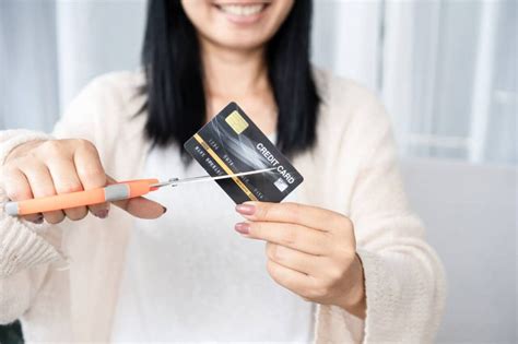 is it smart to cancel credit cards|reason to cancel credit card.